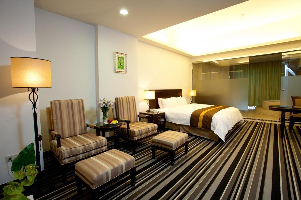 Les Hotel Тайнань Экстерьер фото