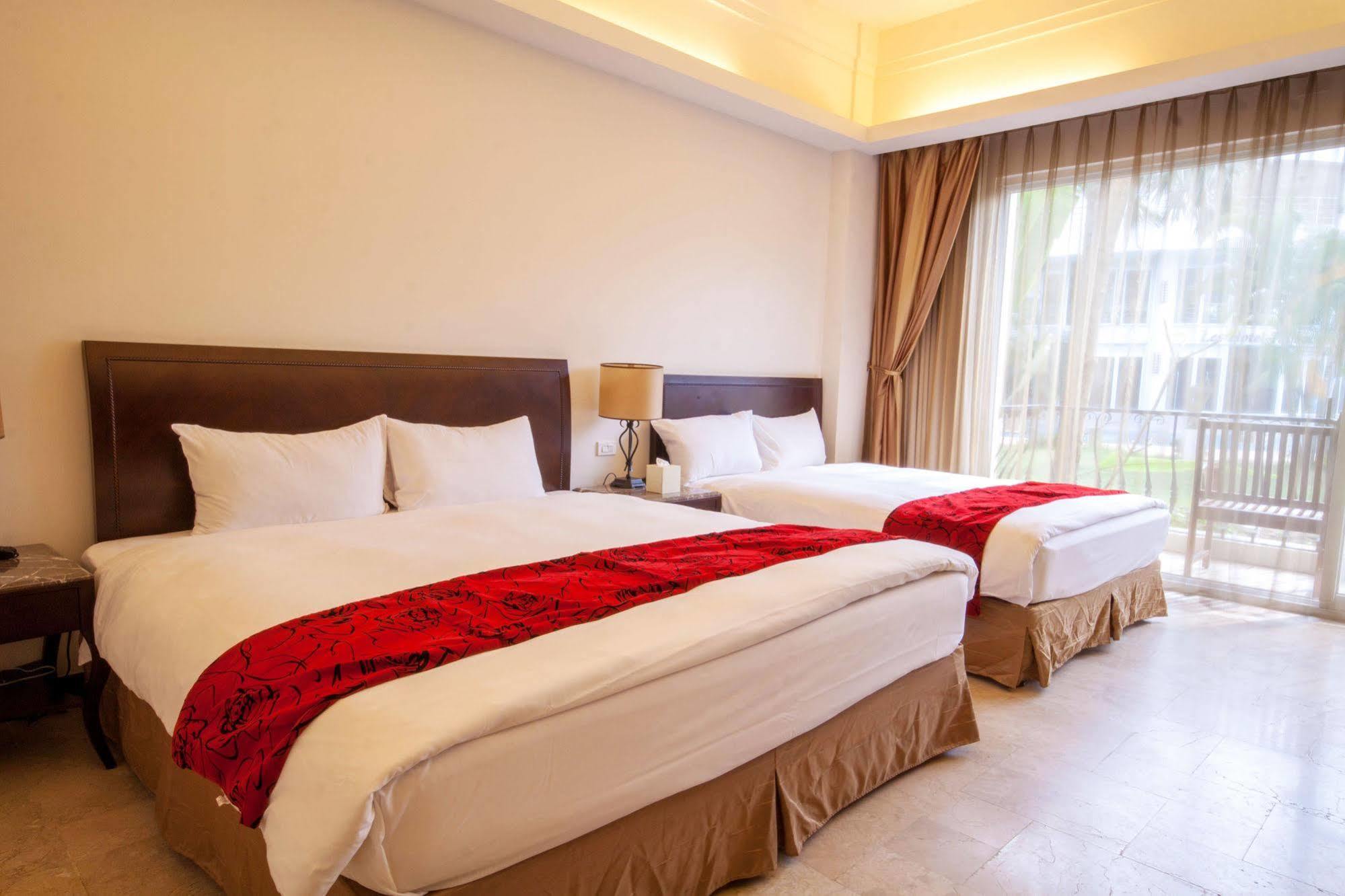 Les Hotel Тайнань Экстерьер фото